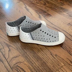 Kids Native Shoe Gray/White size J1